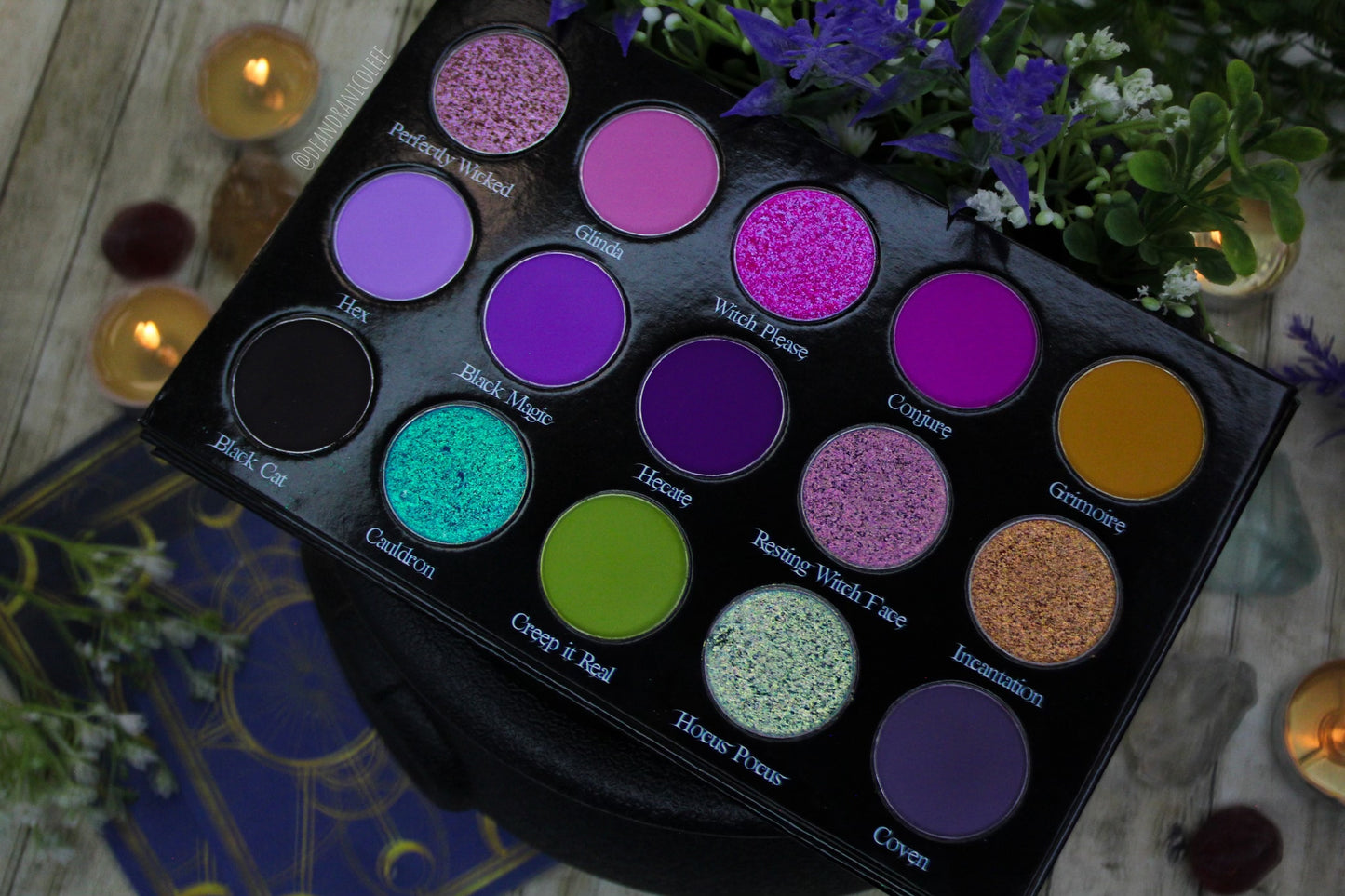Basic Witch Magnetic Palette