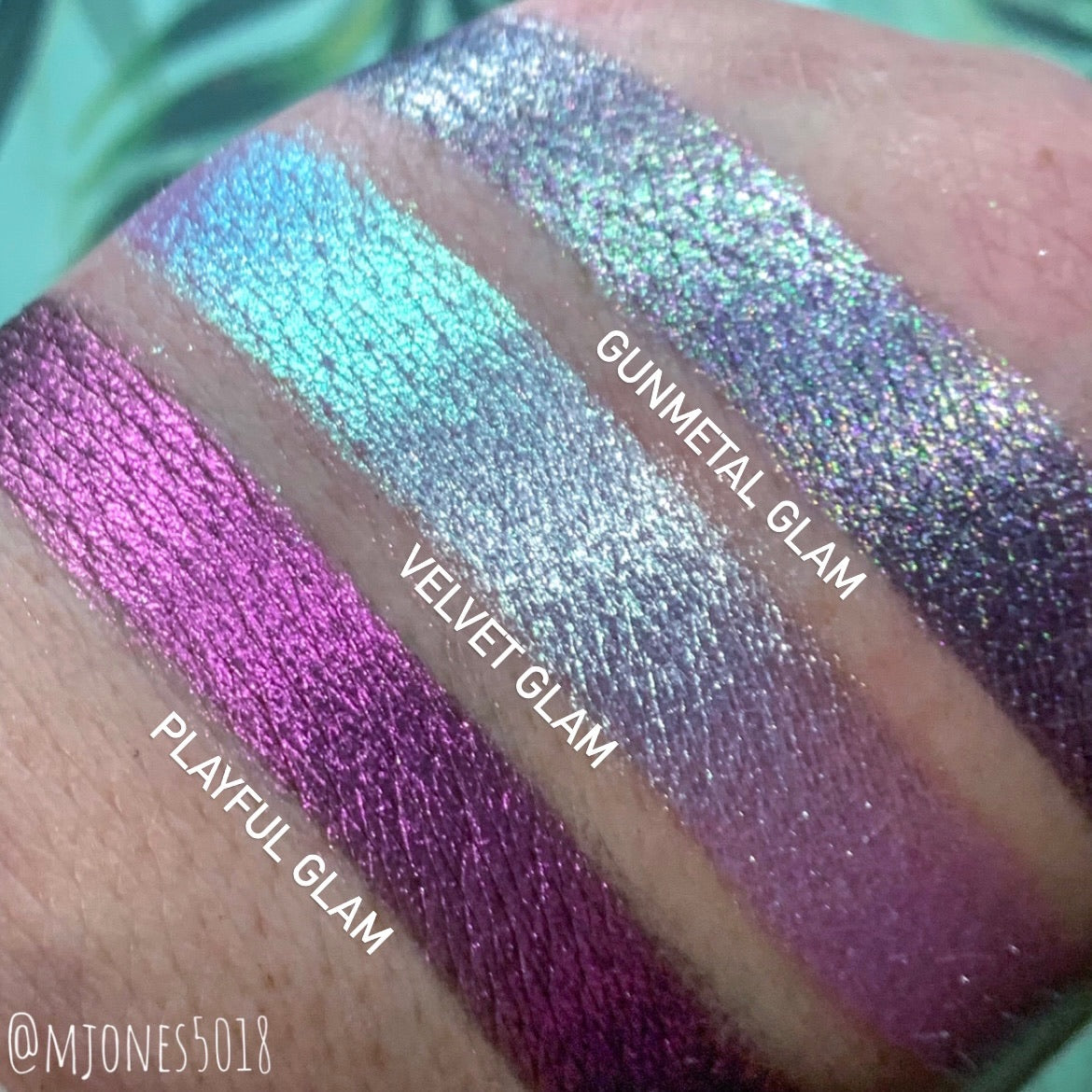 Playful Glam Ultra Metallic Eyeshadow Single